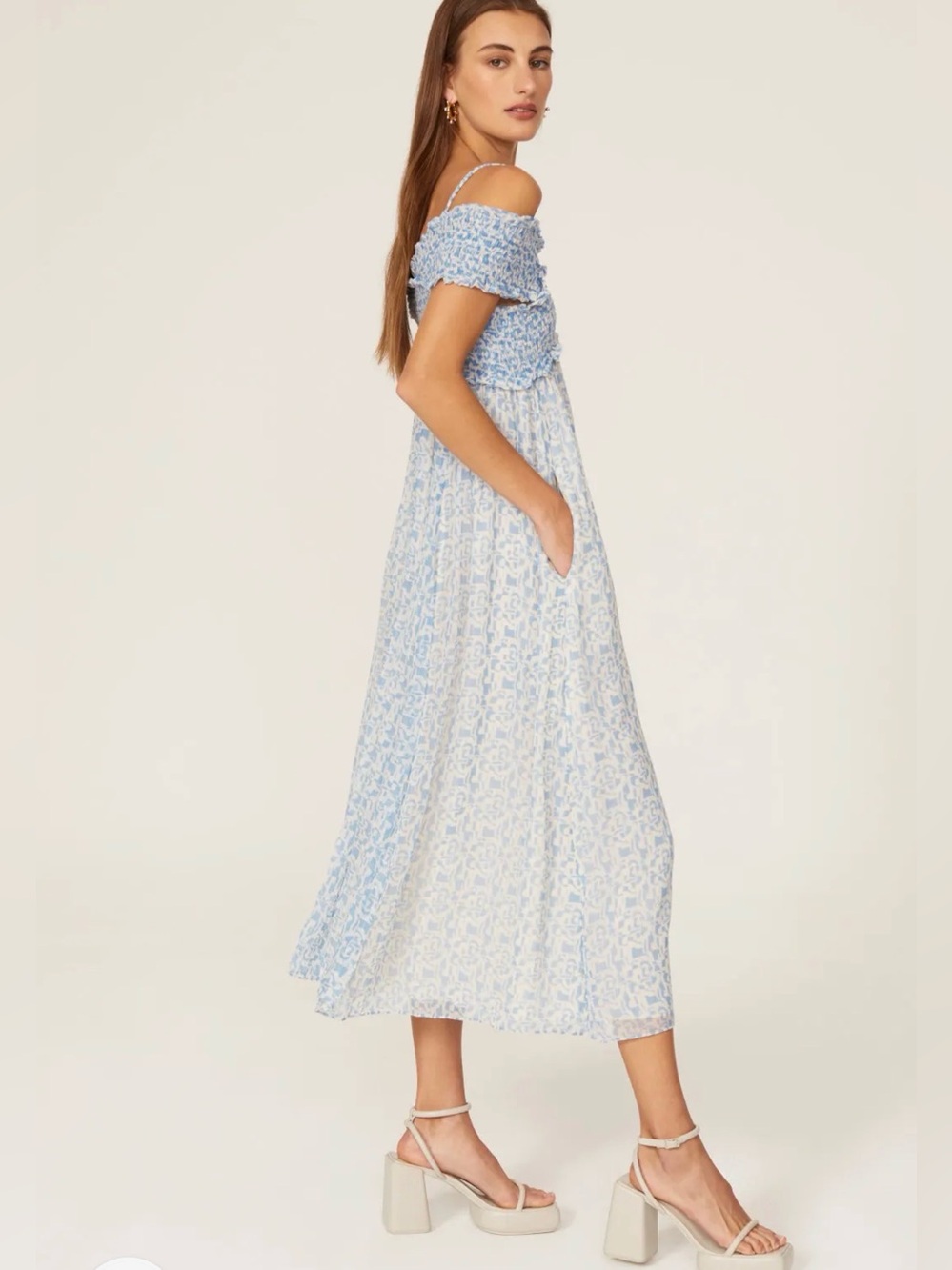 Baum und Pferdgarten Ari Off Shoulder Midi Dress Dainty Floral Whimsical